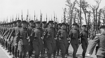 Воины ГСОВГ на параде Победы в Берлине, 8 мая 1946 года