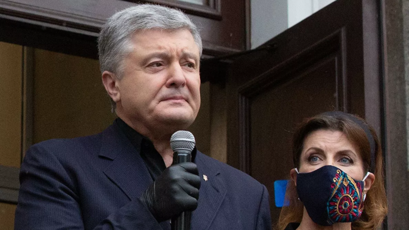 Порошенко заявил, что против него возбуждено 24 дела на Украине