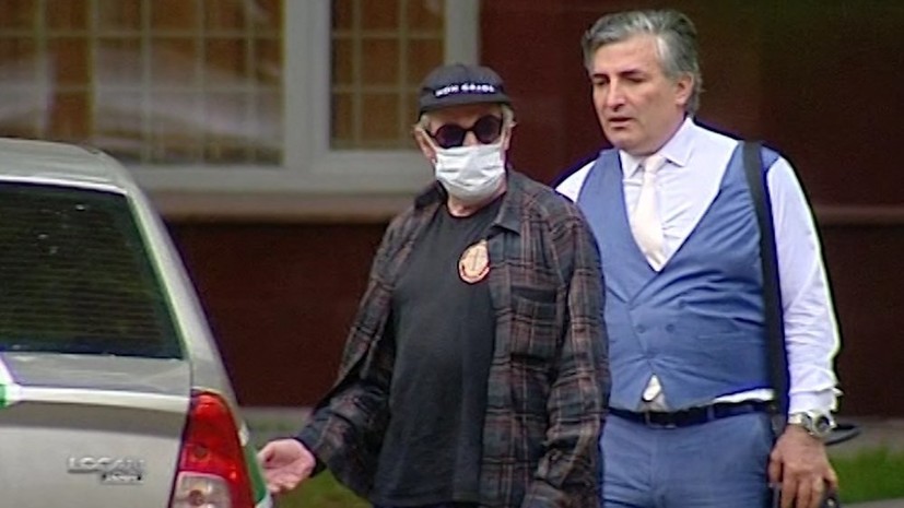 Адвокат объяснил желание Ефремова помочь семье погибшего в ДТП