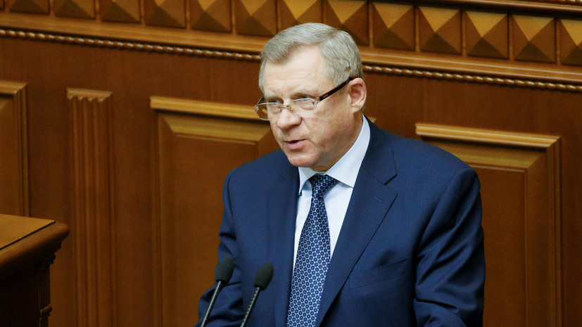 Украинский парламент уволил Смолия с должности главы Нацбанка