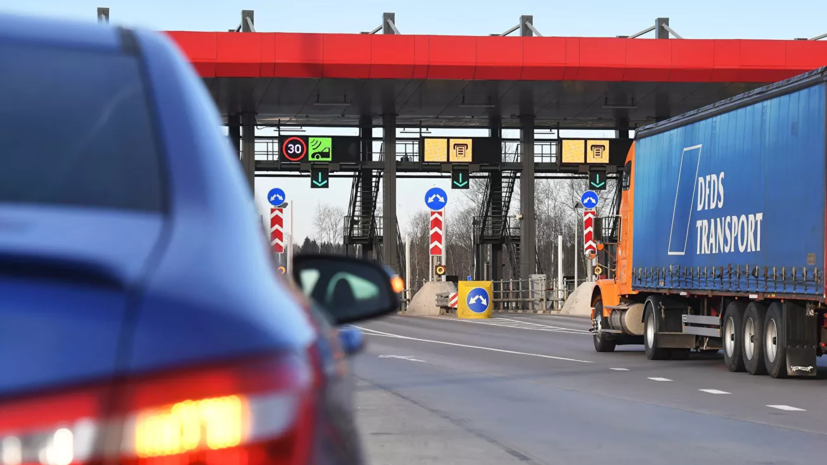 Скоростной лимит на платных трассах в России могут поднять до 150 км/ч