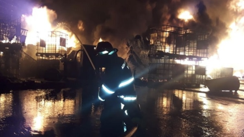 Пожар на фабрике в Баку полностью потушен