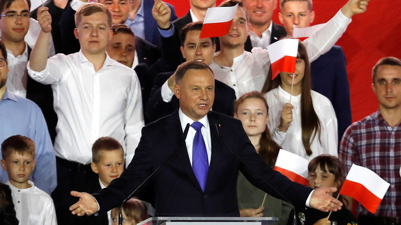 Анджей Дуда лидирует во втором туре выборов президента Польши