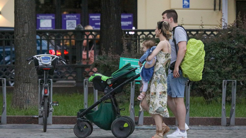В Госдуму внесён проект о запрете усыновления детей однополыми парами