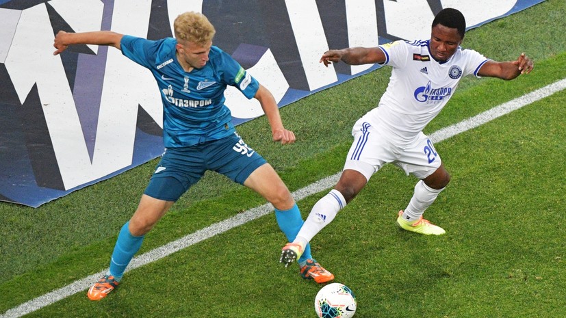 Футболист «Оренбурга» Фамейе преклонил колено после гола в ворота «Зенита»