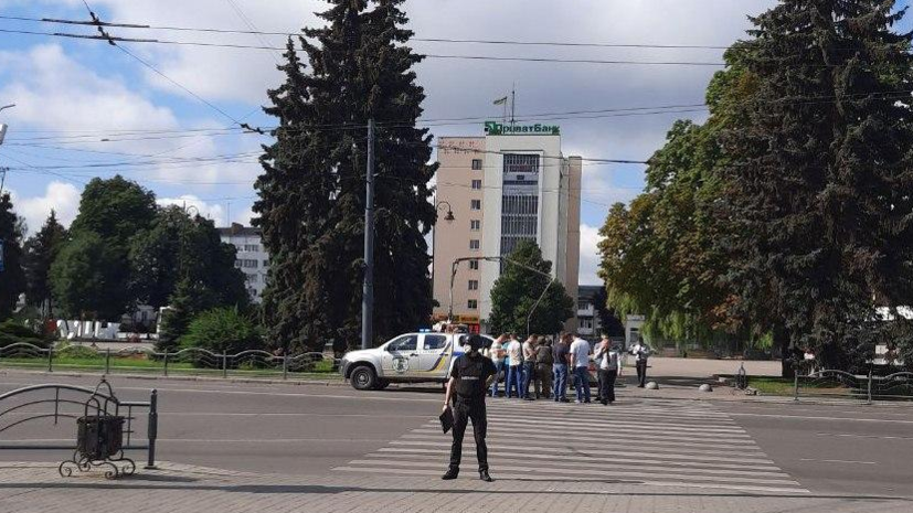 Посольство выясняет, есть ли россияне среди заложников в Луцке