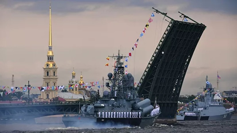 После парада в День ВМФ в Петербурге Дворцовый мост будет разведён под музыку