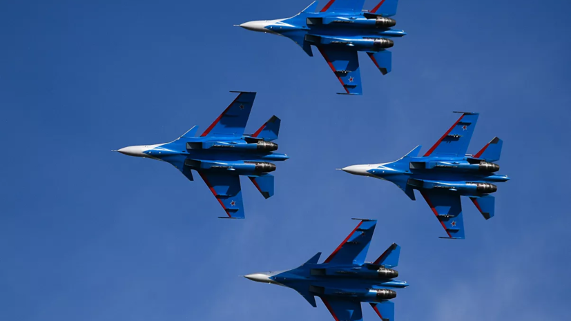 В День ВМФ во Владивостоке выступит авиагруппа «Русские витязи»