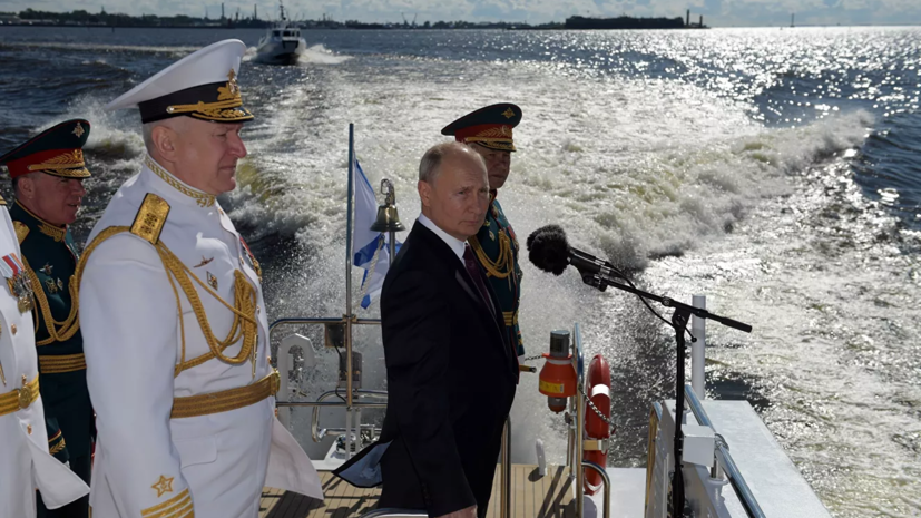Путин заявил об уникальных образцах вооружения ВМФ России