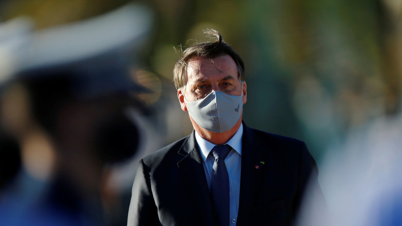 Группа медиков обвинила Болсонару в геноциде из-за ситуации с COVID-19