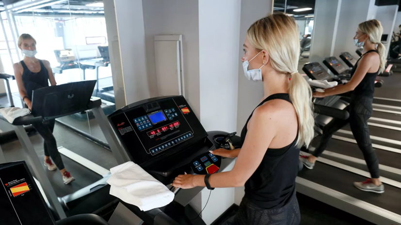 В ЯНАО разрешили открыться бассейнам и фитнес-центрам