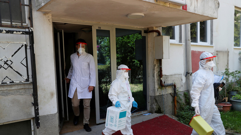 За сутки в Турции выявили почти 1000 больных коронавирусом