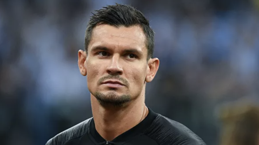 Ловрен показал фото с Путиным на телефоне