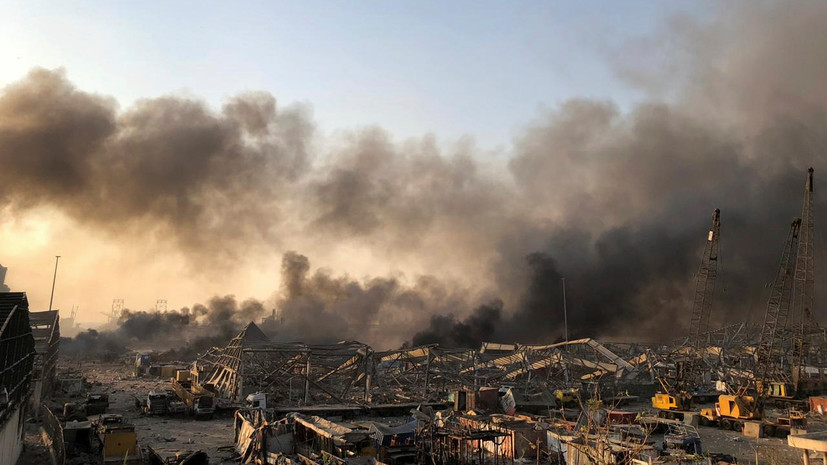 СМИ: Не менее десяти человек погибли при взрыве в Бейруте