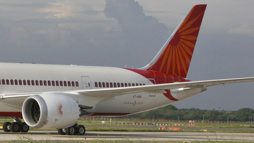 В Индии пассажирский самолёт выкатился за пределы ВПП