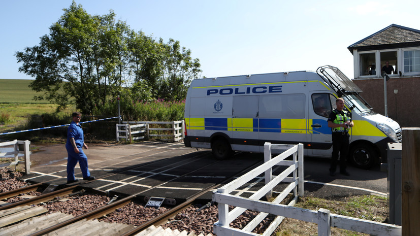 В Шотландии при сходе поезда с рельсов погибли три человека