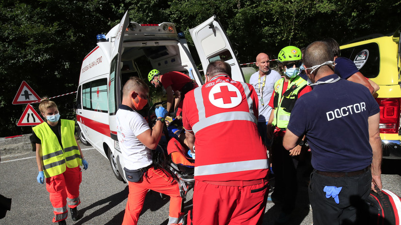 Бельгийский велогонщик упал с моста во время гонки