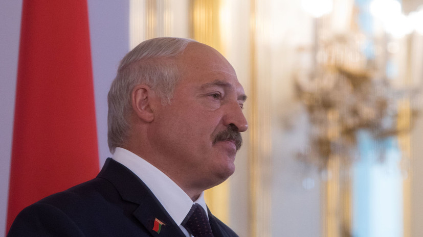 Лукашенко прибыл на митинг в центре Минска