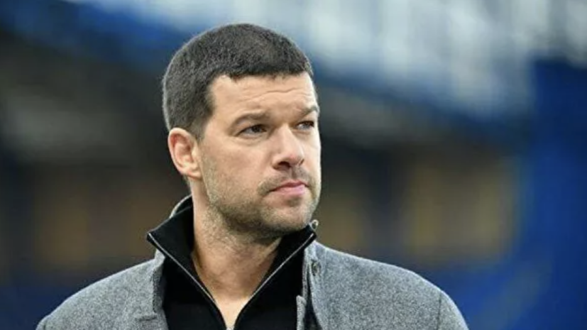 СМИ: Экс-футболист сборной Германии перенёс операцию по удалению опухоли в спинном мозге