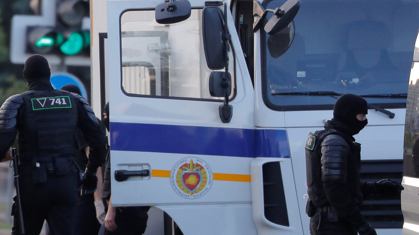 МВД пообещало отпустить журналистов после проверки документов в Минске