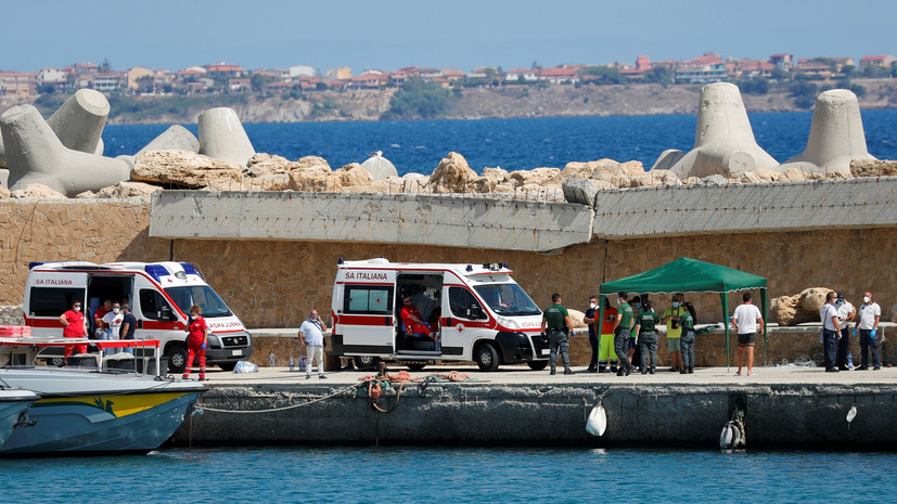 Четверо мигрантов погибли из-за пожара на лодке у берегов Италии