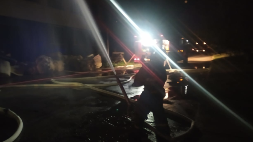 Пожар на складе лакокрасочной продукции в Новосибирске потушен