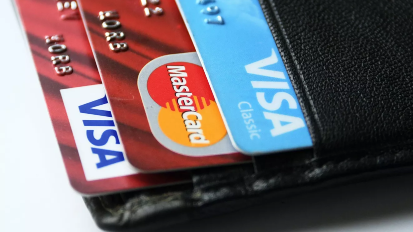 Россияне стали активнее использовать кредитные карты