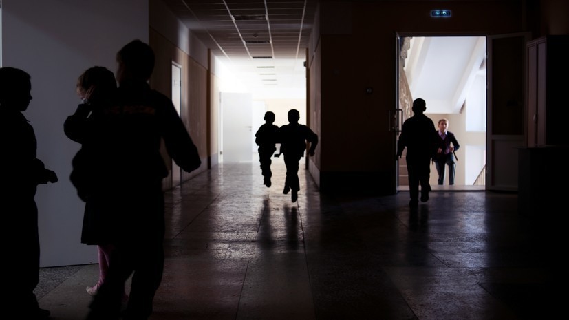 Минпросвещения поручило разобраться с очередями у школ