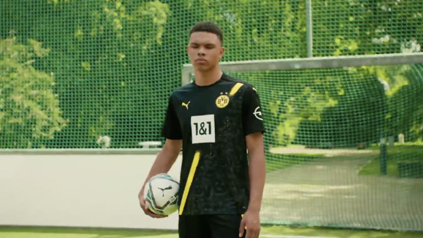 Дортмундская «Боруссия» представила новую гостевую форму, на которой изображены граффити