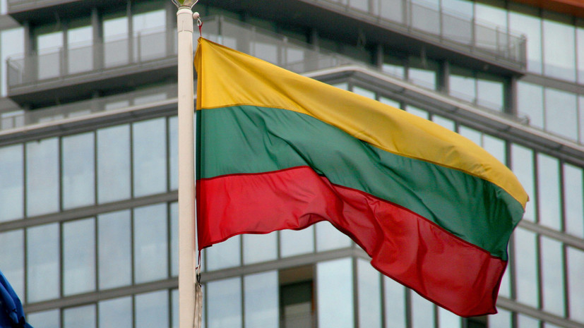 Посольство России осудило осквернение советского памятника в Литве