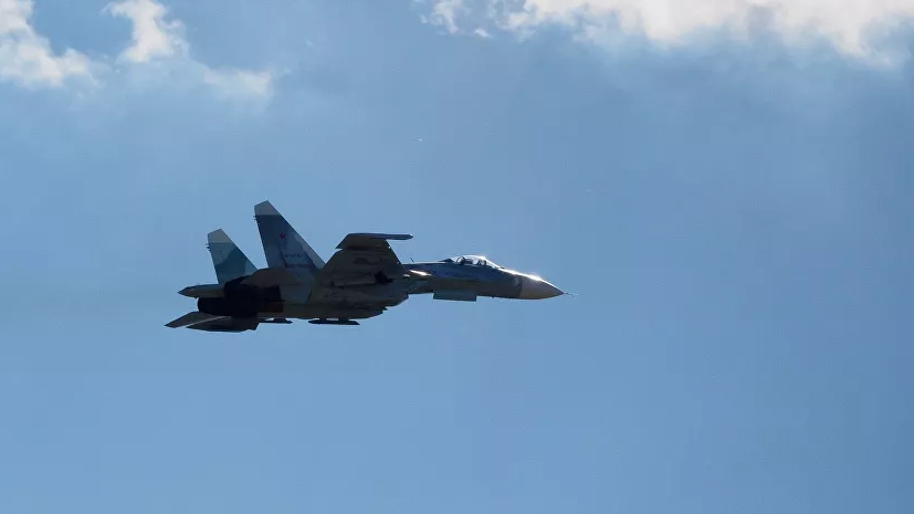 Российский Су-27 сопроводил самолёт-разведчик США над Чёрным морем