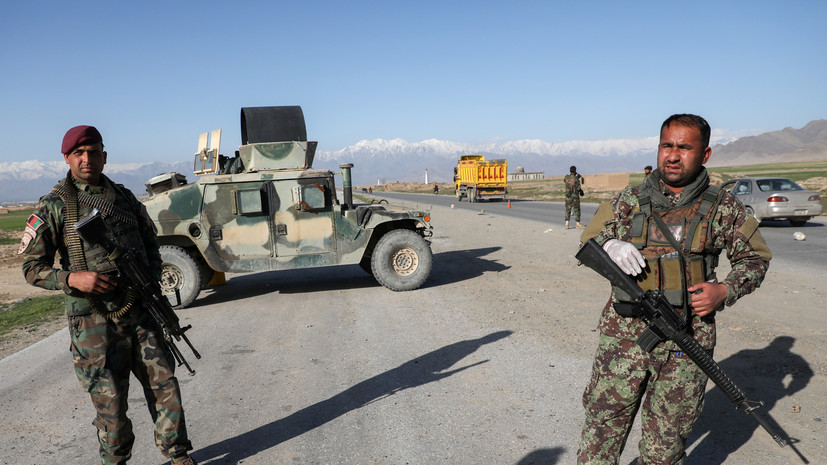 СМИ: Не менее 16 военных Афганистана погибли при атаке талибов