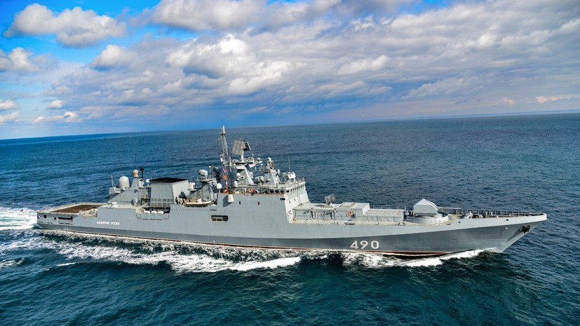 Российский фрегат начал следить за эсминцем ВМС США в Чёрном море