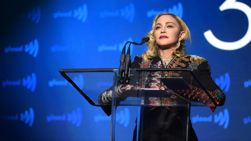«Важно, чтобы об американских горках моей жизни рассказала я»: Мадонна снимет биографический фильм о себе