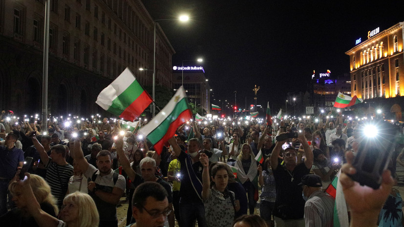 В Софии прошла 75-я массовая антиправительственная акция
