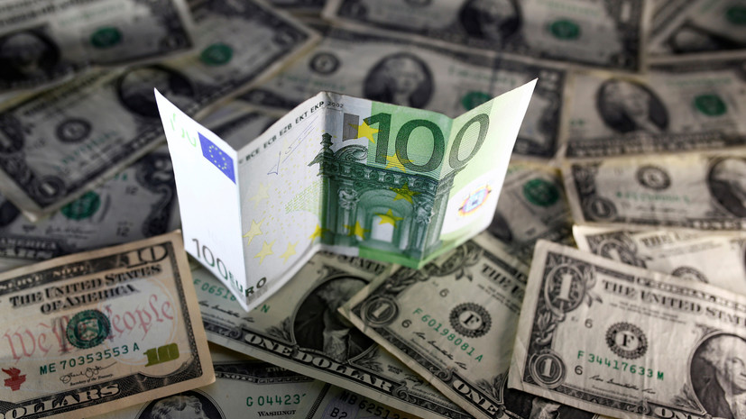 Экономист прокомментировал ситуацию с курсом евро и доллара
