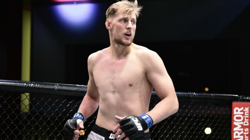 Тренер Волкова подтвердил, что россиянин проведёт бой с Харрисом на турнире UFC 254