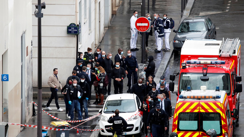 Неизвестный напал с ножом на прохожих у бывшего здания Charlie Hebdo