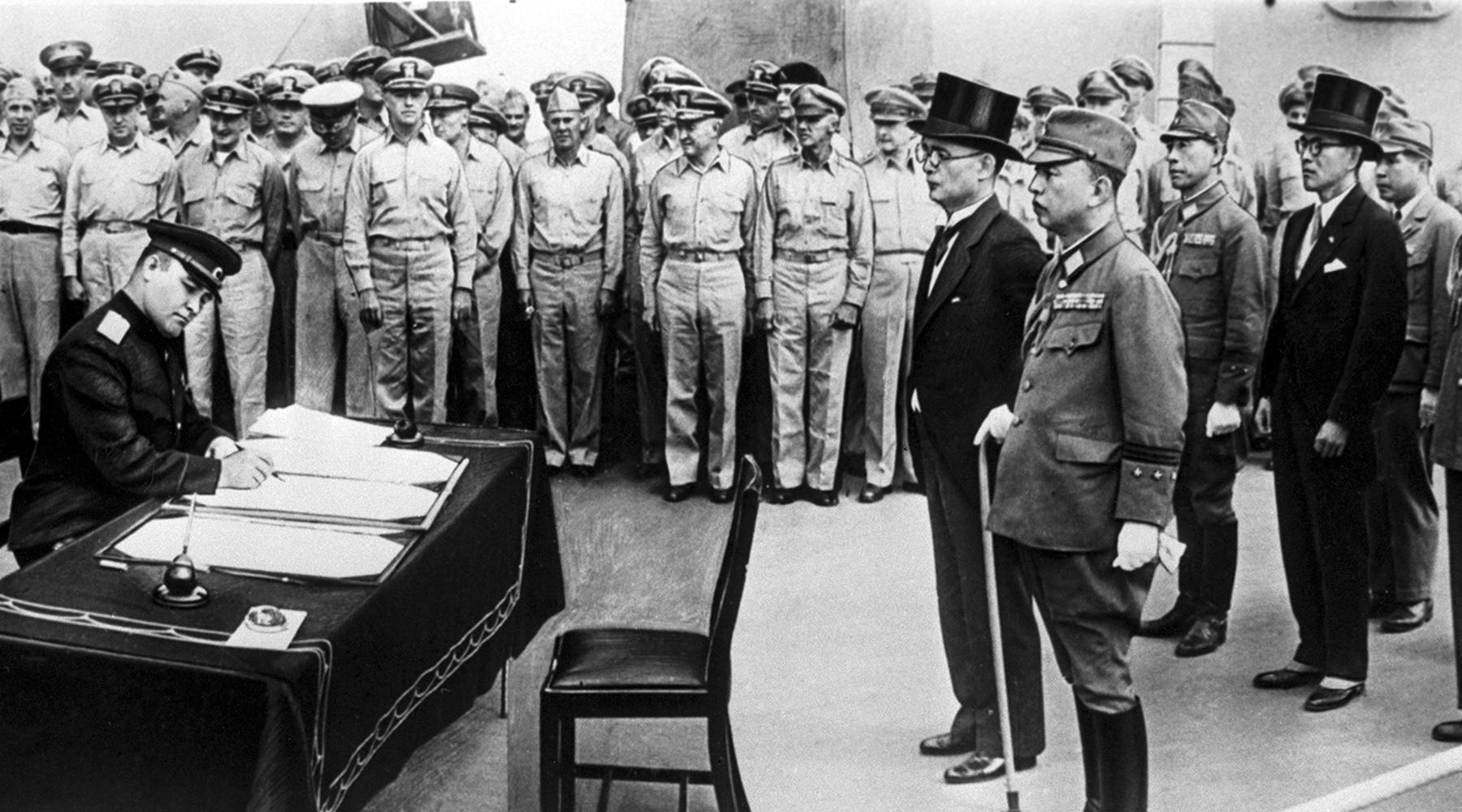 Фото подписания акта о капитуляции японии