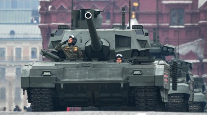 Танковая колонна на Параде Победы в Москве