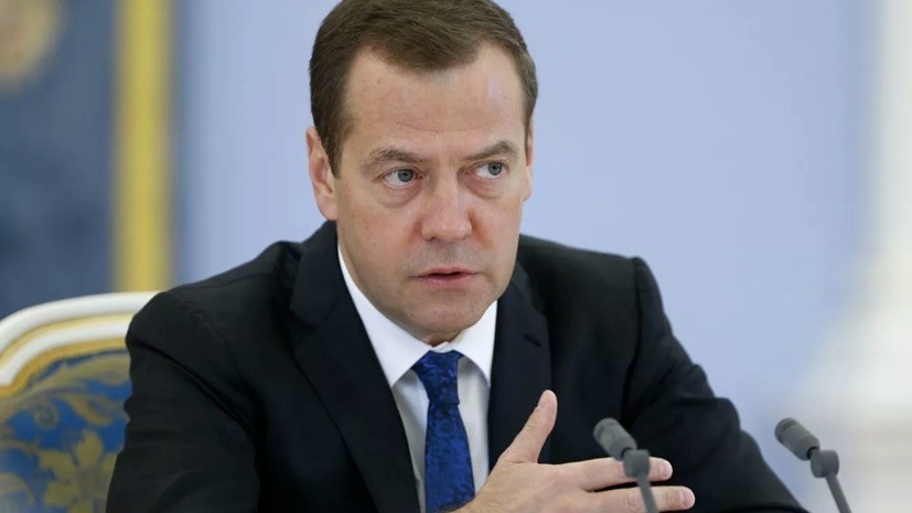 Медведев оценил уровень подготовки Сухопутных войск России