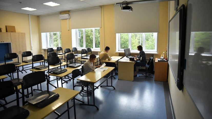 Эпидемиолог оценил решение о длинных каникулах в московских школах