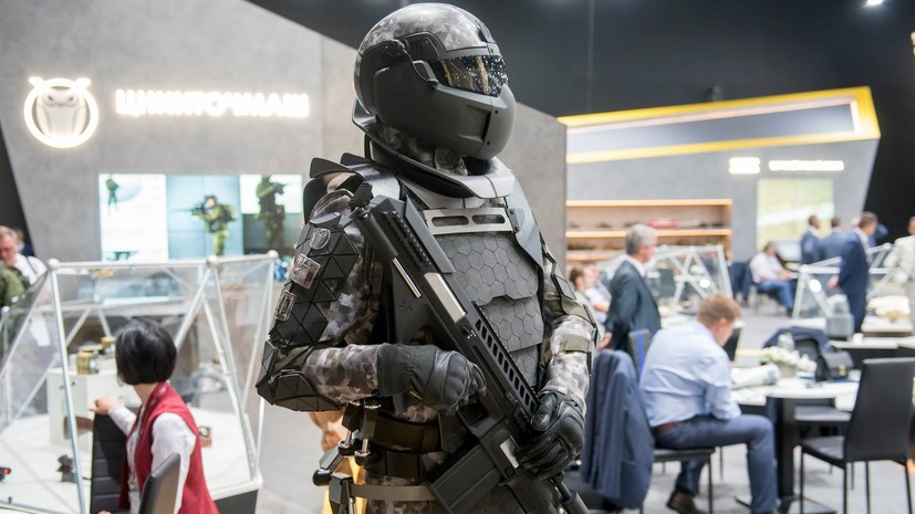 Ударные дроны, роботы и экзоскелеты: чем уникальна российская армейская экипировка нового поколения