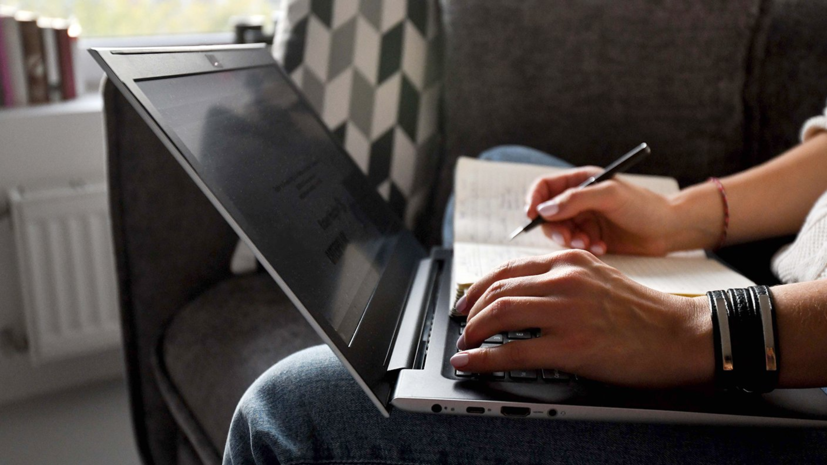 В библиотеках Москвы проведут виртуальные встречи с писателями