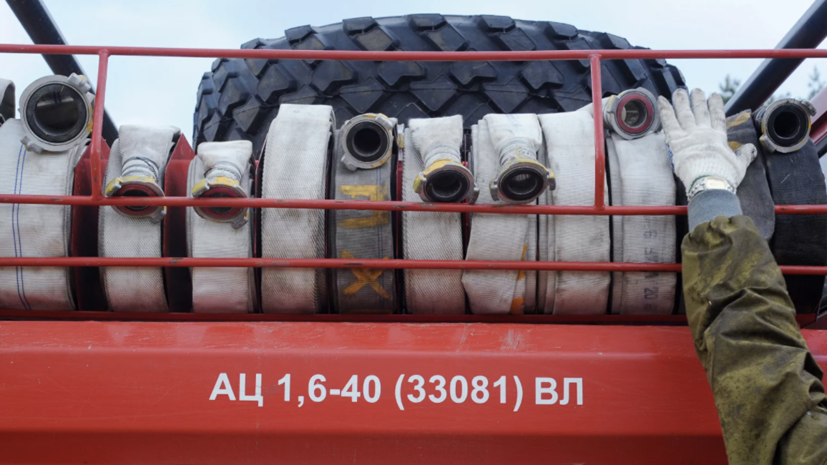 На складе в Уссурийске произошёл пожар