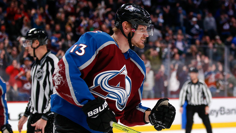«Колорадо» продлил контракт с российским хоккеистом Ничушкиным