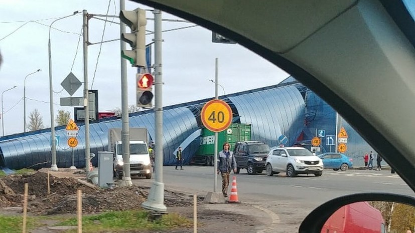 Водитель пострадал при обрушении перехода в Ленинградской области