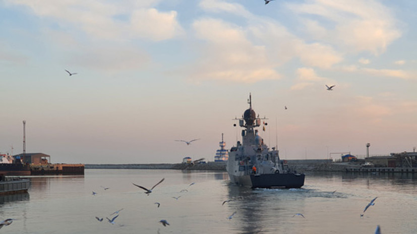 Корабли Каспийской флотилии провели артиллерийские стрельбы по минам