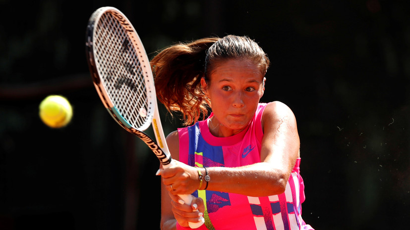 Теннисистка Касаткина победила Рыбакину на турнире в Остраве