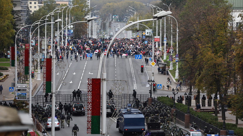 В Минске проходит шествие сторонников оппозиции
